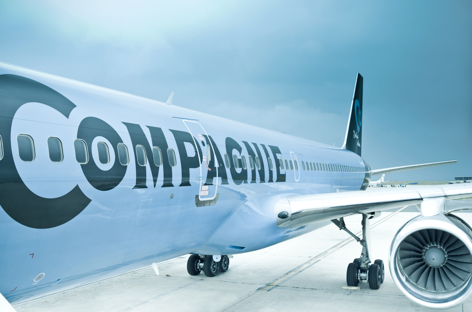 La Compagnie La Compagnie Boutique Airline agence BEING